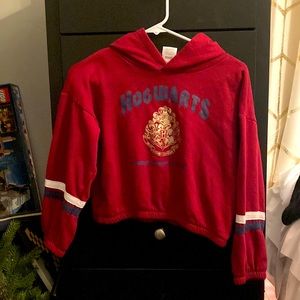 Red hogwarts cropped sweatshirt